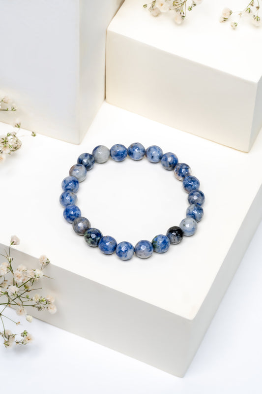 Sodalite – Sagittarius (December 2 – December 11)